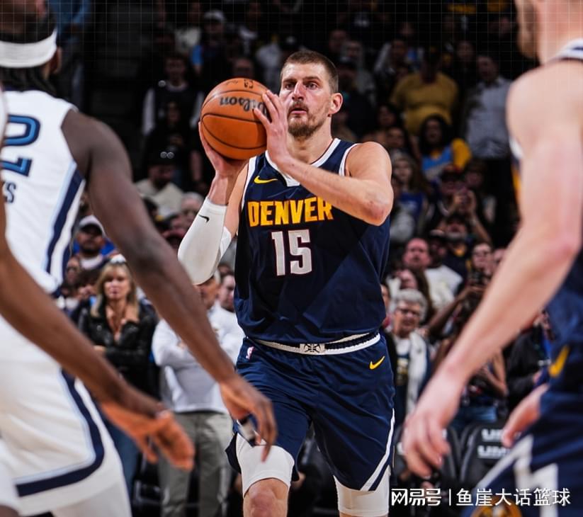开云体育-掘金10连胜！约基奇14+15+10，穆雷26+7末节0分，灰熊6人得分上双